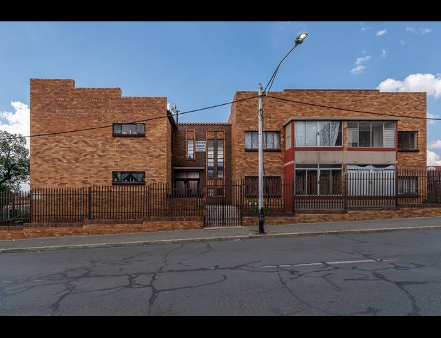 8 BEDROOM APARTMENT BLOCK FOR SALE IN ROSETTENVILLE